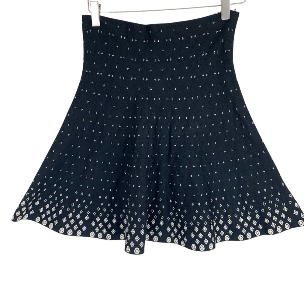 Mac Studio  knit skirt. Very stretchy. Black and white design flared size med